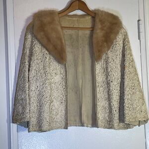 Elegant Vintage 1950s Cream silk Bolero with Mink Collar